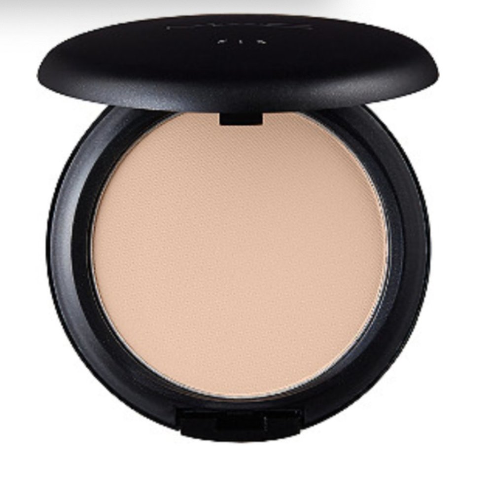 MAC Cosmetics Studio Fix Powder Plus Foundation NW20 Brand New